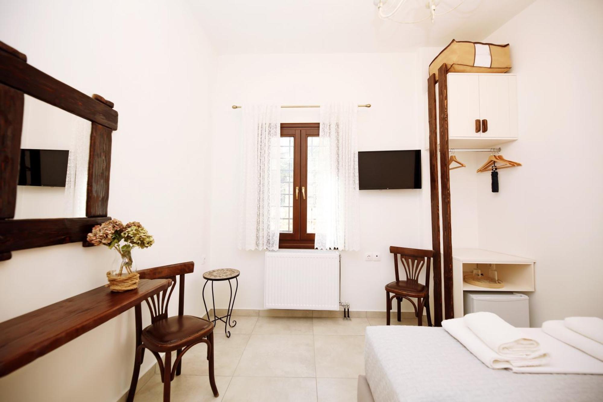 Marousos Central Guesthouse 포르테리아 외부 사진